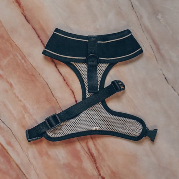 PETsRUS Premium Reversible Dog Harness Black Silver Reflective Detail Neoprene - Picture 5 of 10